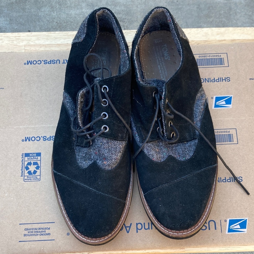 Men's Tom’s Black and Gray Oxford Shoes size 13